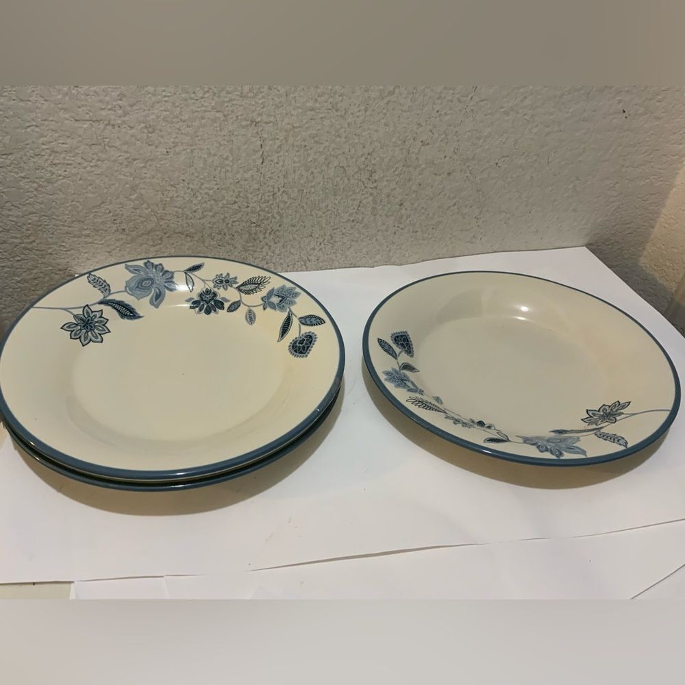 Global Floral Blue By Whole Home dinner Plates 10 1/4” 3 piece G7
